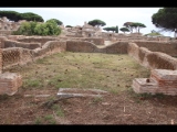 05295 ostia - regio iii - insula xi  caseggiato (iii,xi,1) - 2. raum - nordseite - bli ri sueden - 09-2023.jpg